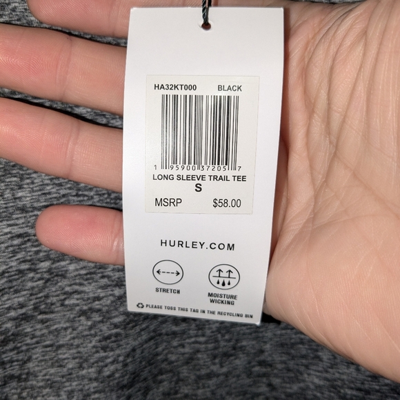 Hurley women's quick dry top. Long sleeve new with tags. Small - Picture 3 of 6